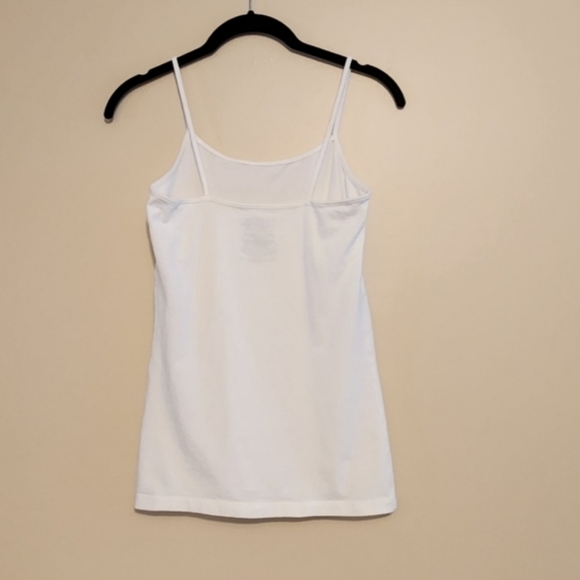 ๐ HOST PICK ๐ White Cami Top XS - Picture 2 of 3